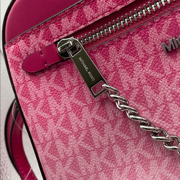 NWT Michael Kors Fuchsia and Light Pink Jet Set Crossbody Bag - Picture 4 of 10